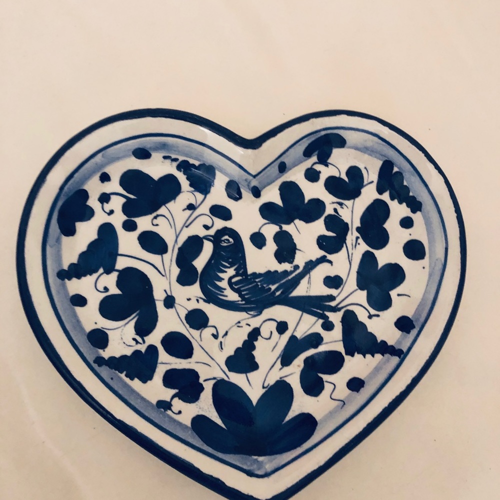 White, Blue Italian Porcelain Heart Dish NWOT - Picture 4 of 4